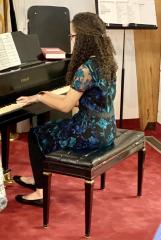 Adrielle piano2
